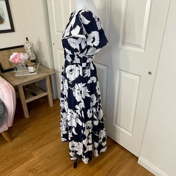 Tinsel Petite Floral-Print Flutter-Sleeve Tiered Maxi Dress Navy Blue and White - Picture 4 of 13
